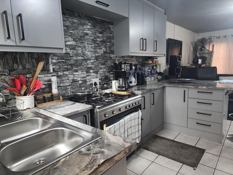 2 Bedroom Property for Sale in Parow Western Cape